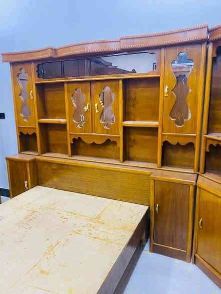 غرفة نوم عراقي متكونة من 6قطع نضيفة فول صاج عراقي السعر 900 العنوان الرمانة الاستفسار علرقم ***********
