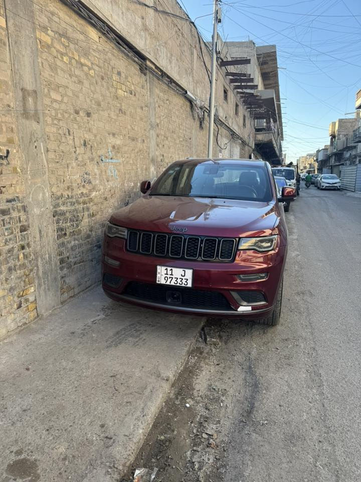 يالله للبيع أو مراوس جيب فول واحد على واحد  جكات حادثها جاملغ خلفي وباب ماشيه 84مكان السياره بغداد الكرخ السعر 245ورقمي*********** موديل￼ 2020
