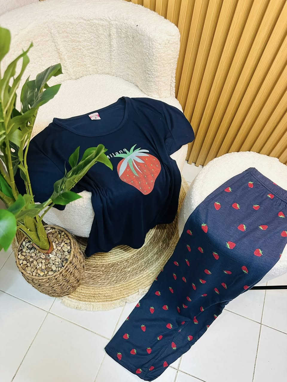 شوفولي الجمال 🫣✨
#تراكات نسائي موديلات تجنن 🫰🏻🎀
خامه فانيله زبده ✨
قياسات من m_l_xl_2xl_3xl_4xl
🫡⤵️

للحجز والاستفسار يرجى مراسله الصفحه
رقم هاتف واتساب ***********
توصيل بسماية 1000
بغداد 5000
محافضات 6000
يوجد دفع عن طريق الماستر كارد ✅💵
