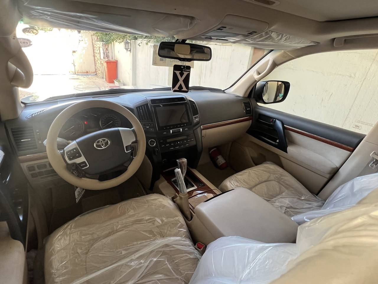 السلام عليكم
للبيع لاندكروز 2014

كفالة عامة

فطيم 

رقم  سليمانية

بصمه تشغيل عدد(2) 

فتحه سلايت

كشنات السائق كهرباء ثلاث حركات

تشغيل عن بعد

زراكات

مري قلاب

مري شفط

سبعه راكب

ثلاث قطع تبريد

مطفايه حريق

محرك 6 GX.R

حساس امامي

حساس خلفي

تحكمات ستيرن كامله 

 ماشية ١٧٣ الف 

السعر (405وبيها شي بسيط )

اتصل على الرقم

***********

مكان السيارة واسط/ العزيزية
