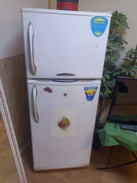 ثلاجه بابين نظيفه لوك ما بيه اي ضرر للبيع للاستفسار ‏‪0786 837 4857‬‏ ...