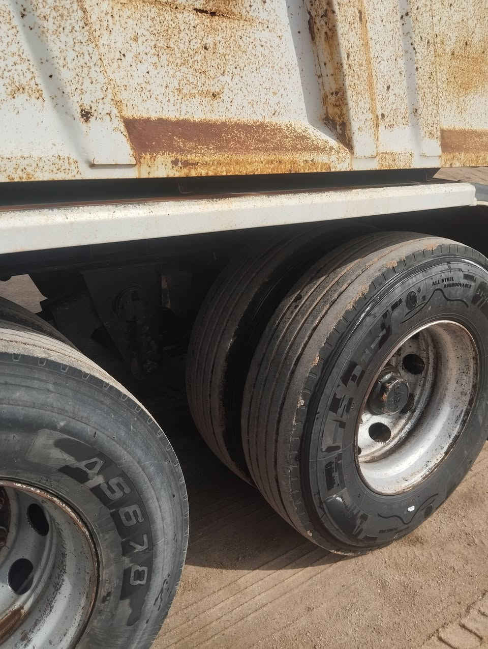 للبيع عربانة اوزمن   ذرعة ٢٨ متر
***********
