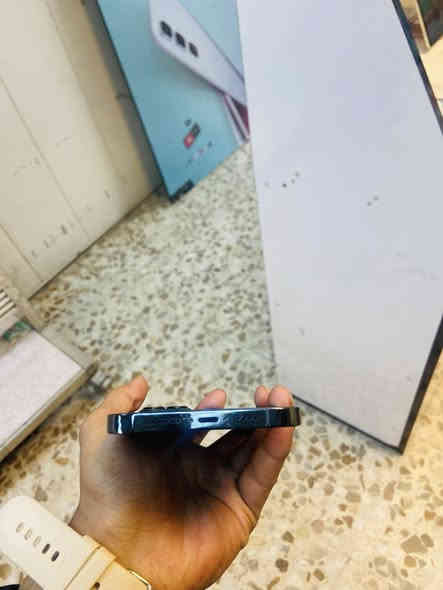 ذاكره 256 وبطاريه     82 جهاز نضيف كلش فقط شاشه بيها فطر وماماثر عل لمس وبي ضمان يومين 

اذا اثر عدك يرجع مامفتوح ابد وبي وصل ضمان وافحص وين ميعجبك 

سعر 375 نهايته 

مكاني كربلاء حي العامل سوق الاخير 

***********
