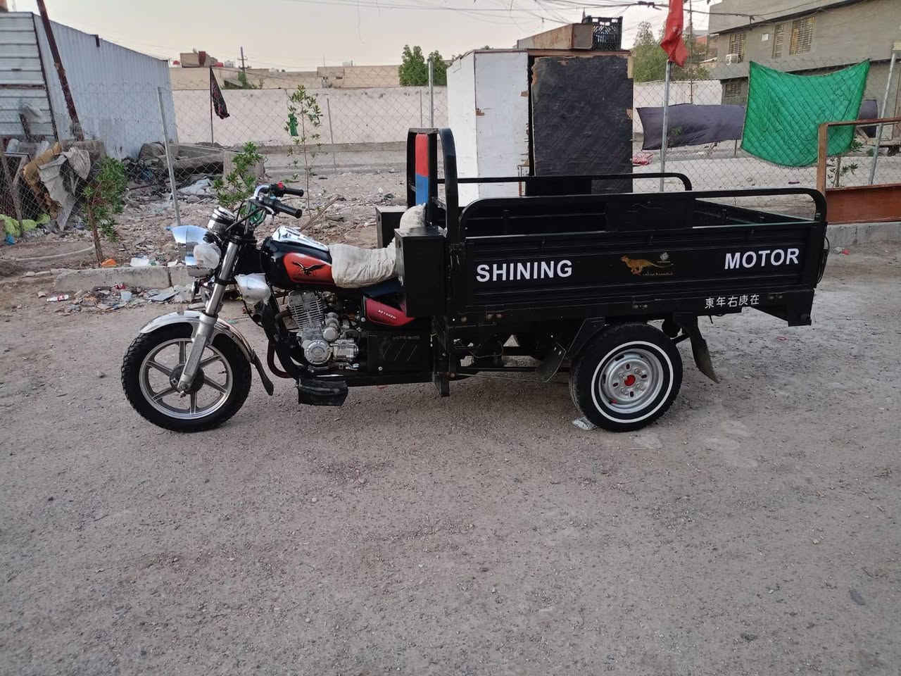 صقر موديل 2022 بيها مكينه بلال موديل 24 ستوته نضيفه كدامكم بيها نقوصات قليله سعر 2450 وبيها مجال كمرك ستوته أوراق كامله مكان بغداد مدينه الصدر بالكياره قطاع 68 وره البانزين خانه رقم ***********
