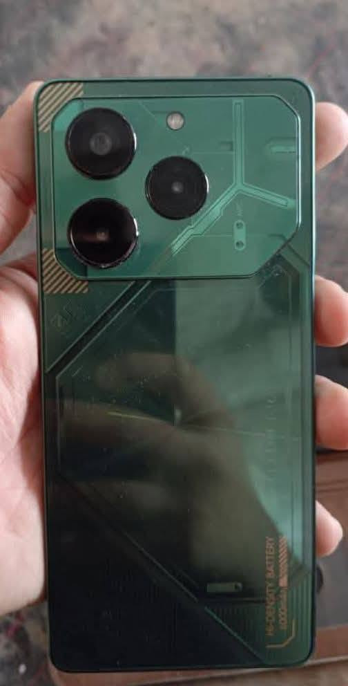 TECNO POVA 6 Pro 5G
تكنو بوڤا 6 برو 
الجهاز مكفول 
استخدام أقل الشهر
الذاكرة 256_ الرام 12+12
***********
