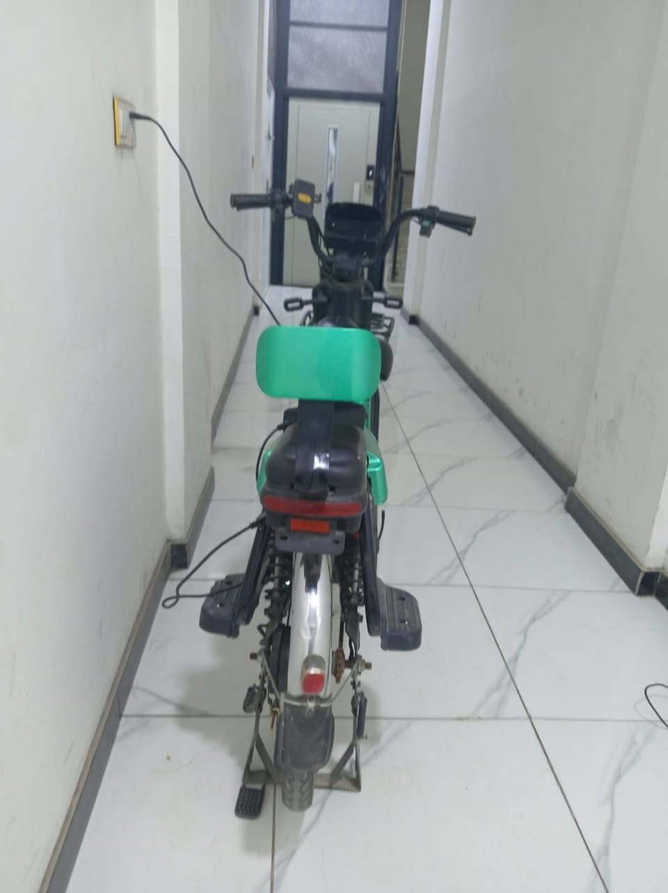بايسكل شحن للبيع اربع بطاريات سرعه 42 حقيقيه شاشه ذكيه بلوتوث شحن يطول 6 ساعات ويفول و اربع سرعات مع ستاند موبايل السعر 

للاستفسار: 
***********
