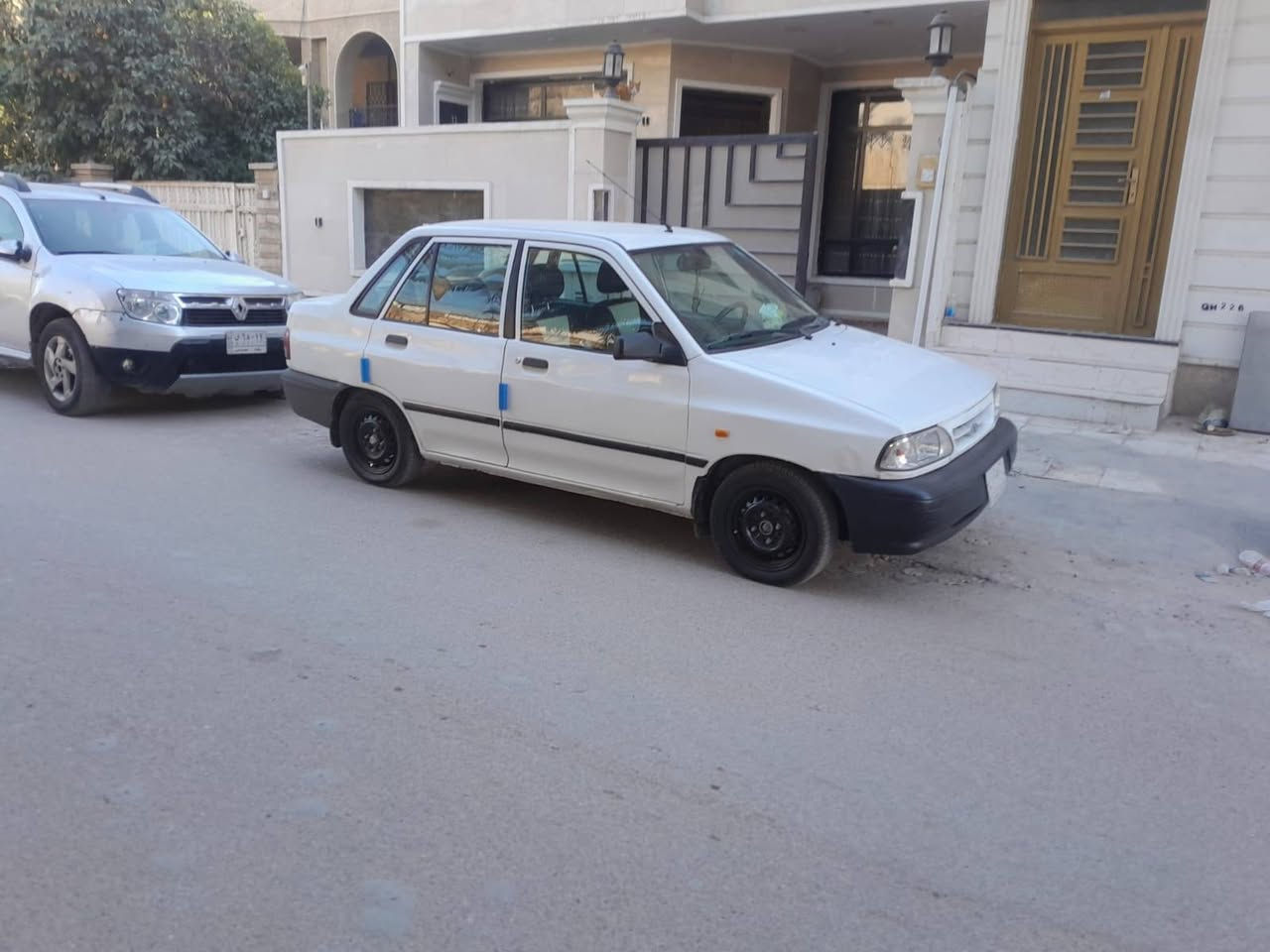 سلام عليكم 
سايبه البيع مديل2012 سايبه محتاجه عينه وصينيه   عليها غرامات 200 مكان بغداد الحبيبيه  سعر 38 الغرامات عليك***********
