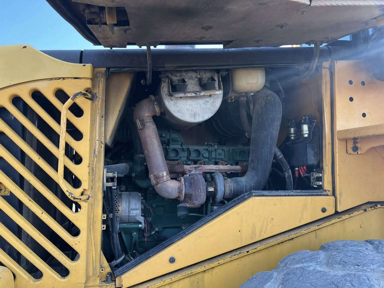 ڤاڵڤۆ مۆدیل 2005E بۆ فرۆشتن  رەقەم سلێمانیە جایزە و لەئیشایە
0772 532 21 67. 0750 117 12 48
