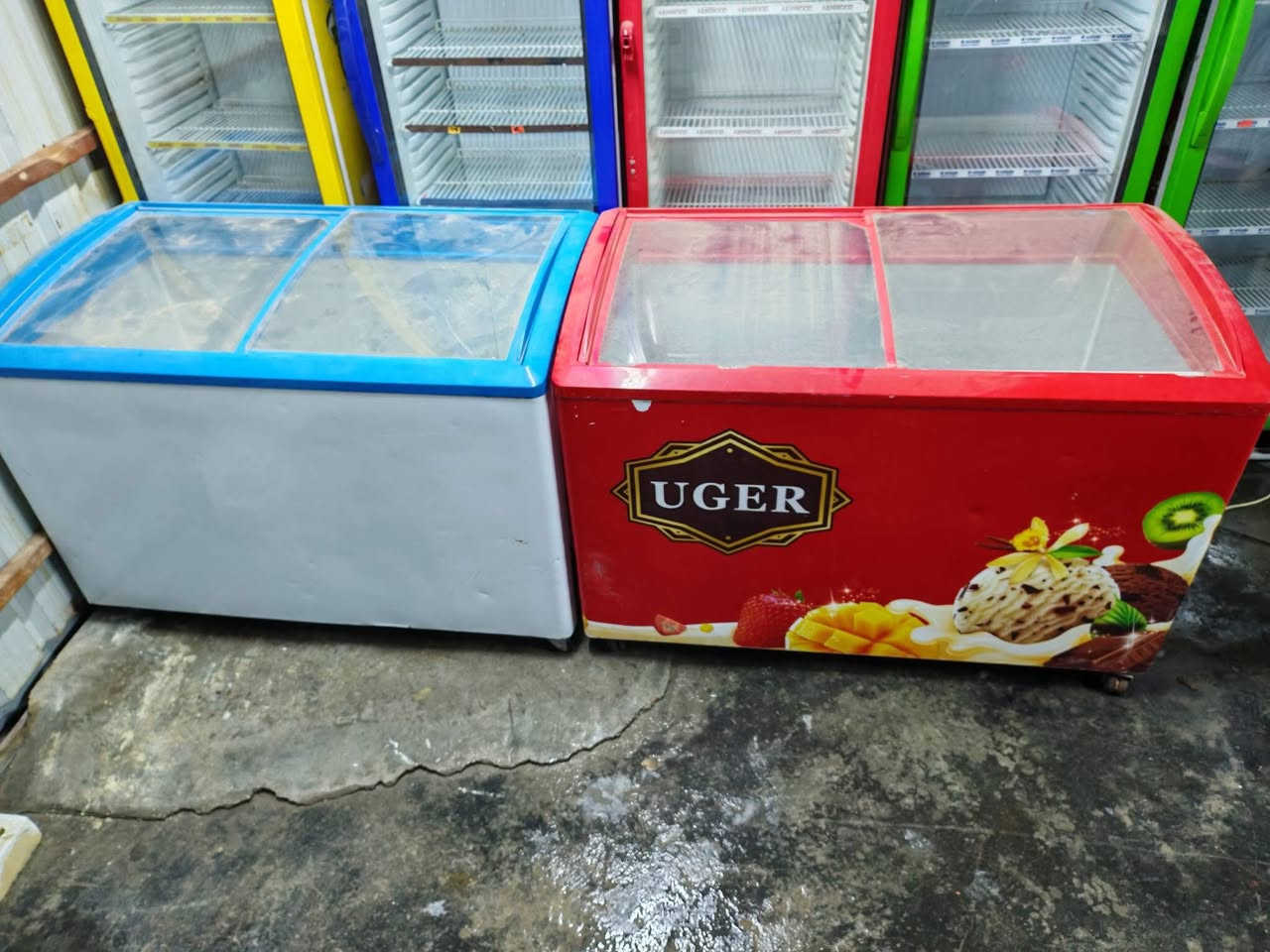 سلام عليكم عارضات للبيع حجم ٢٢ تركي🇹🇷 الاصلي ابو الحاسبه نضافه 💯 شراي يتصل ☎️*********** مكاني بغداد جميلة واكو توصيل 🚚
