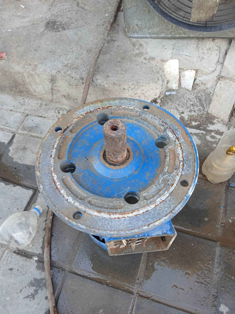 ماطور إيطالي لوارة ٧نص حصان افلنجه مال مضخات عامودي ***********سيدرحيم
