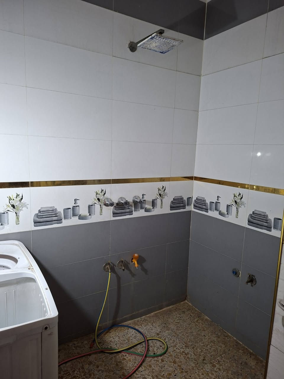 نص قطعه للبيع الشعله قطاع الثاني 
طابق واحد قرب نادي الرياضي  ***********
