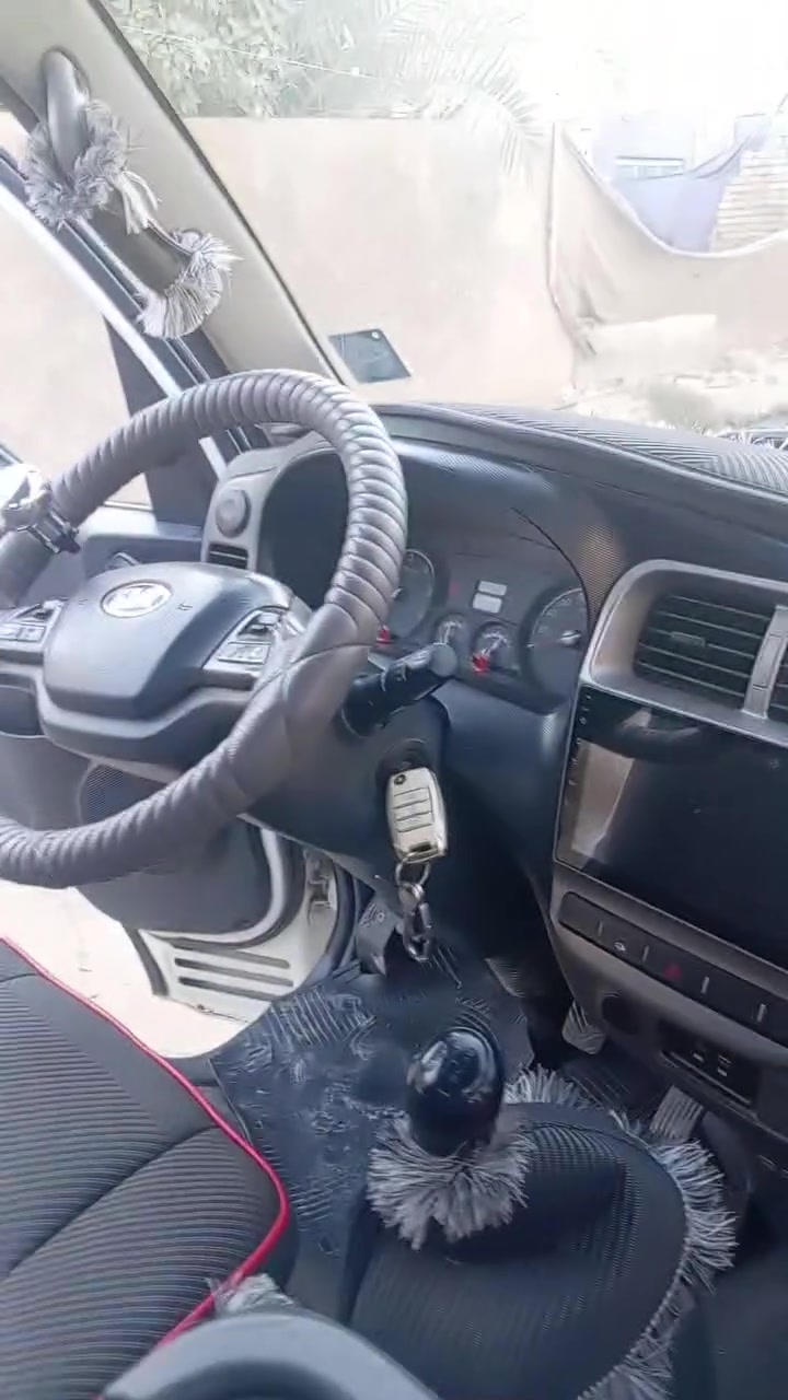 سلام عليكم ورحمة وبركاته كيا حمل بنكو موديل 20نضيفه كفاله عامه ماعده ضربه ب القماره شي خفيف  +964 780 063 8854تواصل ع هاذا رقم استفسار.
