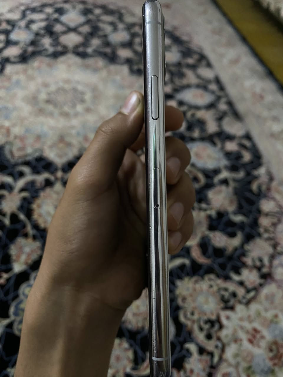 السلام عليكم
ايفون 11برو ماكس 
مبايل خير من الله ما مفتوح أبدا بلادي 
مبايل من ناحيه اللمس100/100
الشاشه نضافه100/100
فقط البطاريه 75والفيس ايدي عطلان
كل ملحقاته وأغراضه وياه 
شاحنه الاصليه من ابل الي تشحن عل ضهر مال مبايل والكارتونه مالته وياه
السعر275وبيه مجال للطيبين
للتواصل علا الرقم
***********
