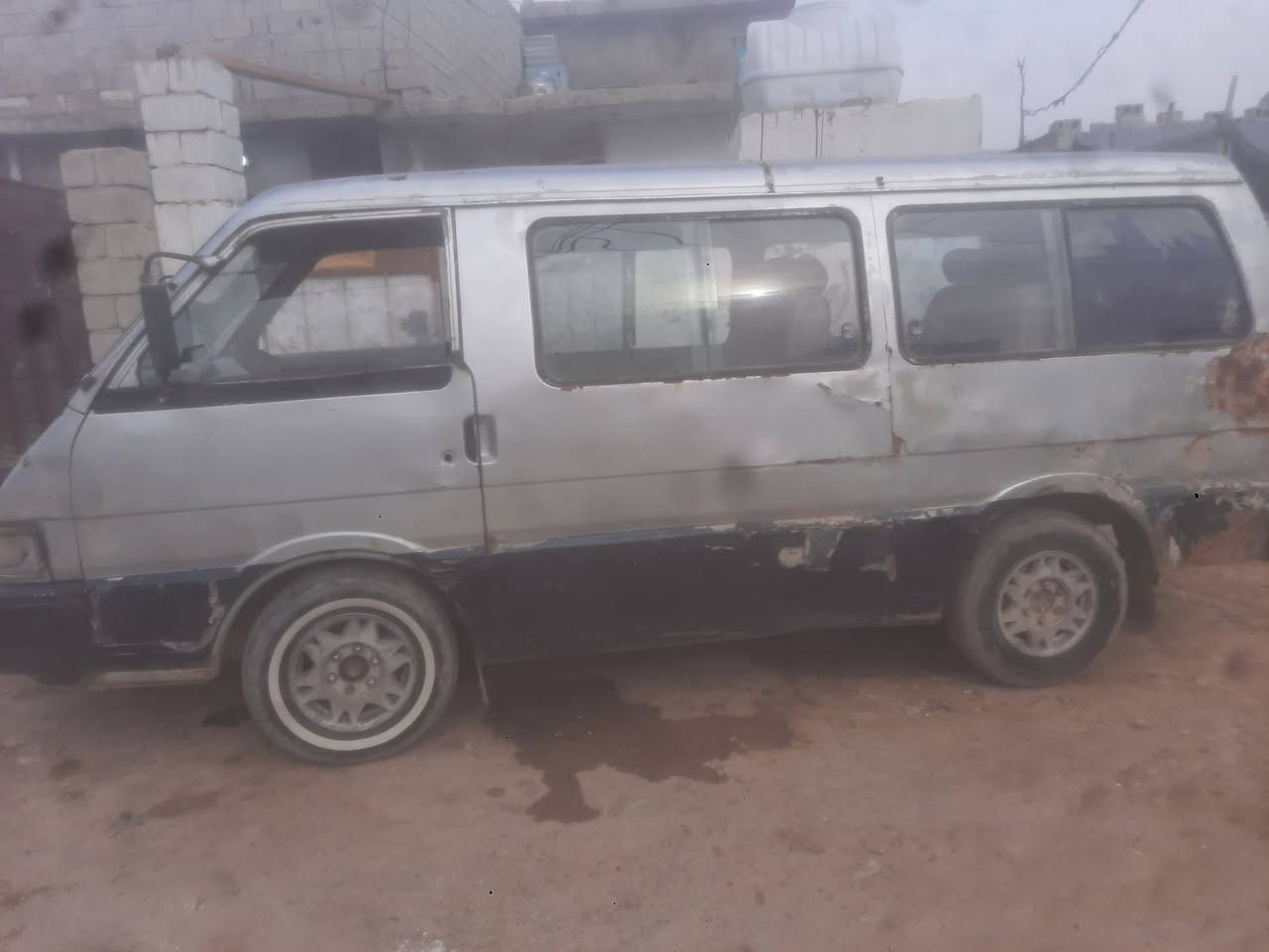 سلام عليكم عندي كيه بستا موديل 93سنويه ساقطه راعيه ماعندله هاي سياره جدامك سعره 18 مكاني ديالى بعقوبه لا تنقص لو تبخير سياره ردله بلك احمي وردله عنبار مال كلج جوه سياره شغل اتصل عل راقم ‎***********
