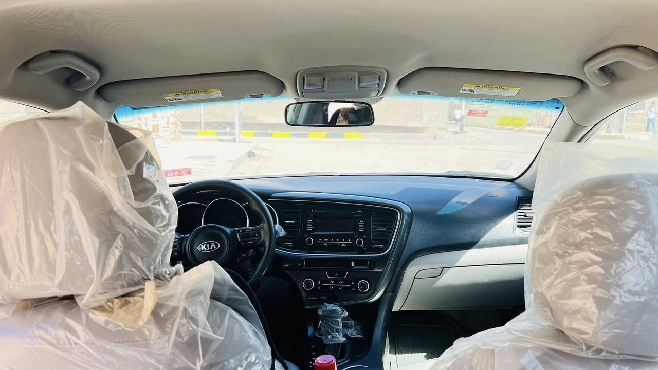 سيارة كيا اوبتيما للبيع موديل 2015 وارد امريكي محرك 2400 حادثها الباب والجاملغ الجهه اليمنى 
سياره حلوه ماشيه 100+ب اسمي تحويل مباشر او وكاله   سنويه جديده وهزه جديده شرط الفحص مكانها ناصريه السعر 115وبيها مجال للشراي وهذا رقمي ***********
