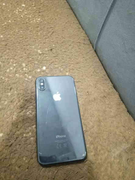 ايفون اكس عادي ذاكره ٢٥٦بس ضهر مكسور جهاز 110الف خاص موجود*********** مكاني بغداد الحريه
