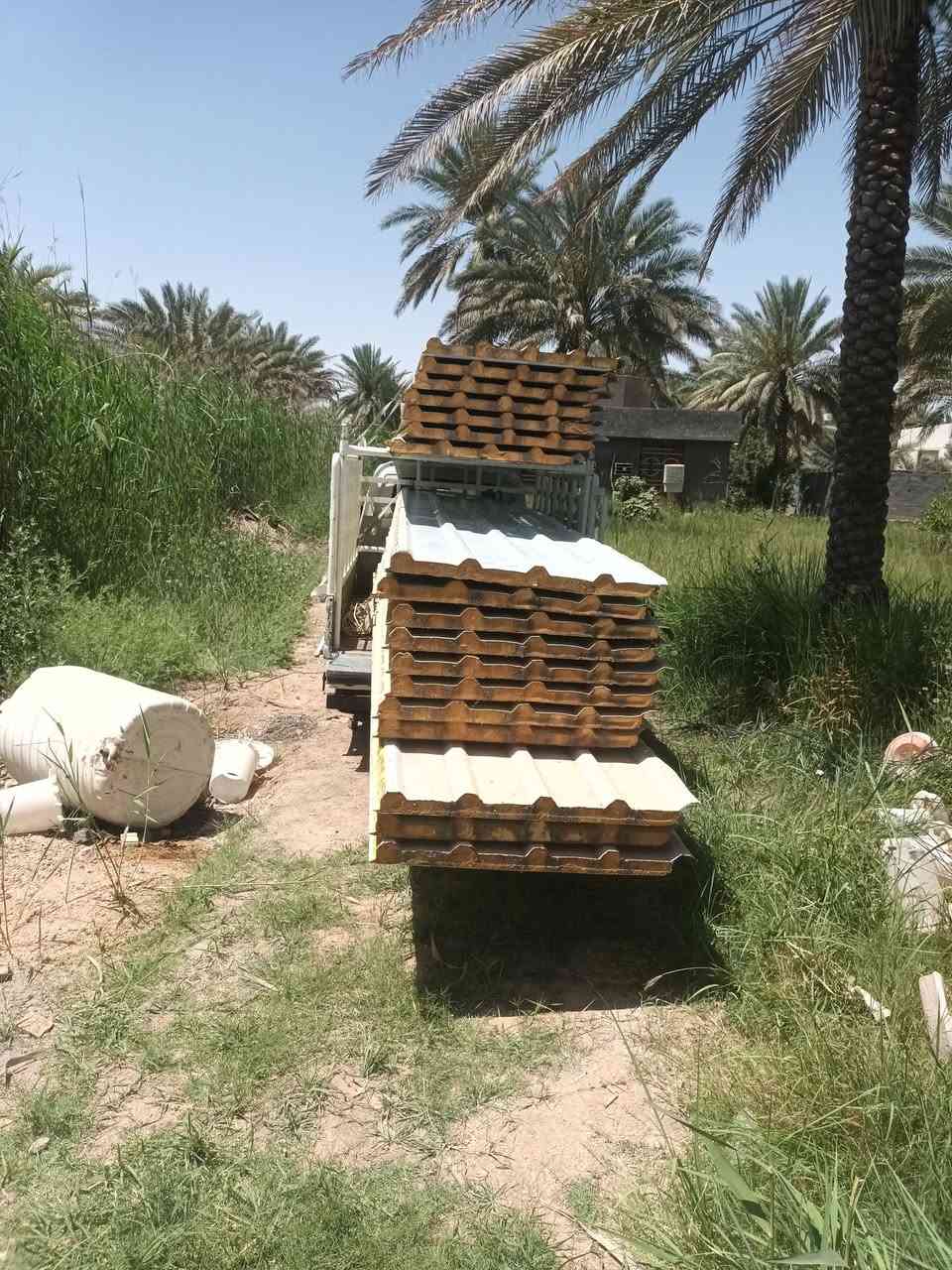 سلام عليكم سندويج للبيع نضيف درجه أوله القياسات 5ونص  و6متر  العنوان كربلاء خلف جامعه العميد ***********
