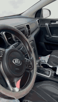 السلام عليكم 
كيا سبورتج م 2018
وارد كوري محرك 1600جي دي اي
السياره كفاله عامه عده باب الجنطه صبغ فقط
محرك كير صدر تبريد كله كفاله 
السياره ماشيه 164 الف 
مكان السياره شهداء السيديه
***********
