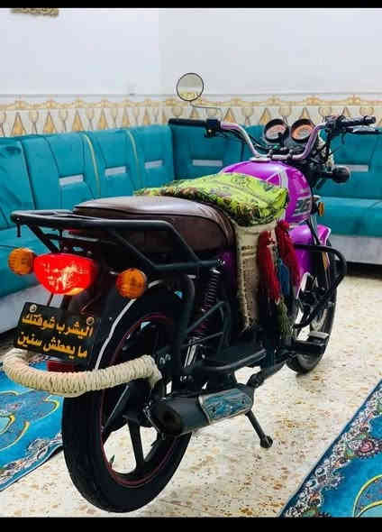 سلام عليكم دراجه دايوان للبيع اي نقص ما بيها 
دراجه مكينه 150 اوراق اصولي
 مكاني حله مركز المدينه 
 السعر 1,800 وبيها 
مجال فدوه لمو شراي لا يتصل ***********
