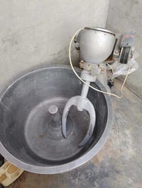 عجانه للبيع تاخذ ٣٥كيلو شرط النظافه والشغل الشراي يتصل ع رقم 077061994...