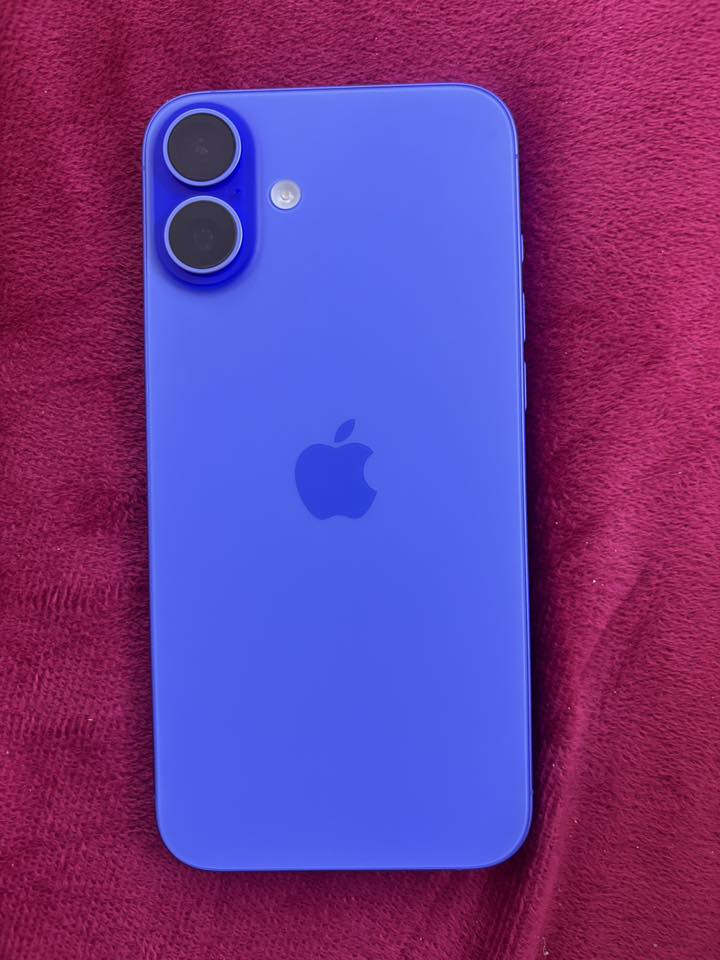 السلام عليكم 16بلس استخدام كلش قليل نضيف فول كلشي ويا كارتونه الواير مال شحن الاصلي مالته حتى الازكه مال كارتونه موجوده بطاريه 100 دورات الشحن57 مساحه التخزين 128 كلشي شغال الضمان مال جهاز يخلص 2027 بعده بلضمان مراوس وذا سعر عجبني أبيع واتساب ***********
