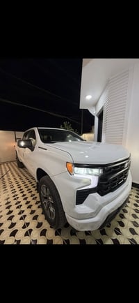 للبيع سلفرادو 2024 فول موصفات اعله فئه  سياره 8 سلندر محرك 5300 المرغو...