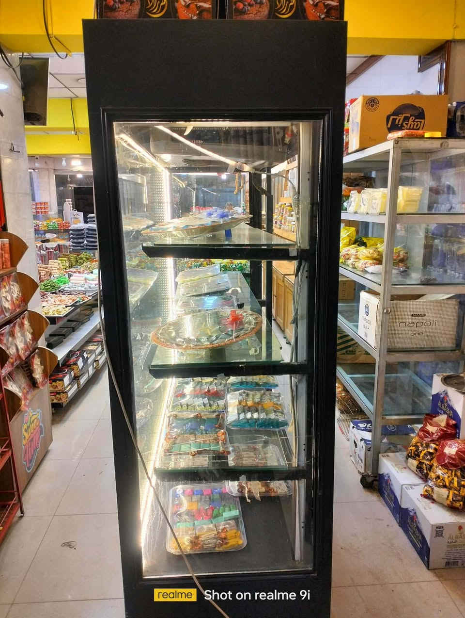 السلام عليكم اخوان عندي هاي العارضه تبريد كيك كاملا كليش بيهه شغال ومضمونه  السعر خاص الرقم ***********
