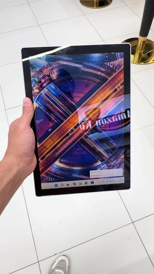 Ipad microserfs pro  Cpu cori7th6 Rom 256gb Ram 256gb ssd Display 13inch بسعر350الف والتوصيل مجاني  متوفر بلفرعين حي الجامعة شارع المصرف والكرادة ساحة كهرمانة  *********** ***********
