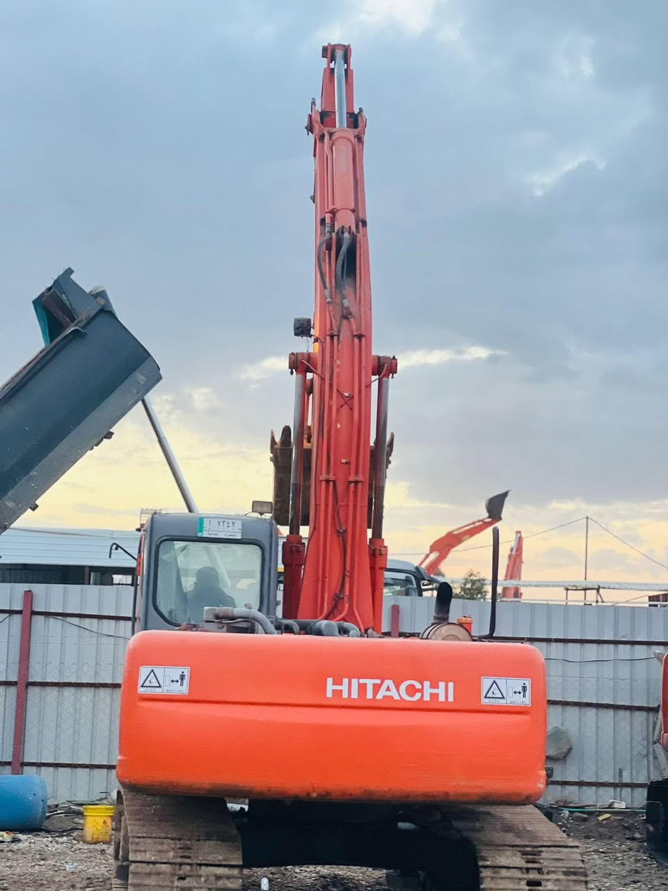 زت 2005رقم بصره سنويه 2027 كفالة عامه وجاهزه للشغل العنوان بابل الشوملي معرض سيد ابراهيم 
***********
السعر 270 اوبيه مجال
