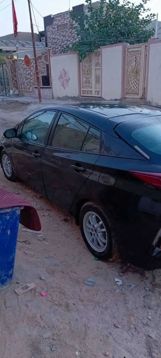 السلام عليكم 
عندي هاي البريوس برايم بلك ان موديل ٢٢ نجف باسمي السيارة مصبوغة عام وتصليحة مو تمام وبيهة نواقص السيارة ماشية ٢٨ مكينة وگير بطارية شرط الضمان سعرهة مناسب والعندة مراوس بدون فرق *********** سبب البيع ماعندي اكملهة
