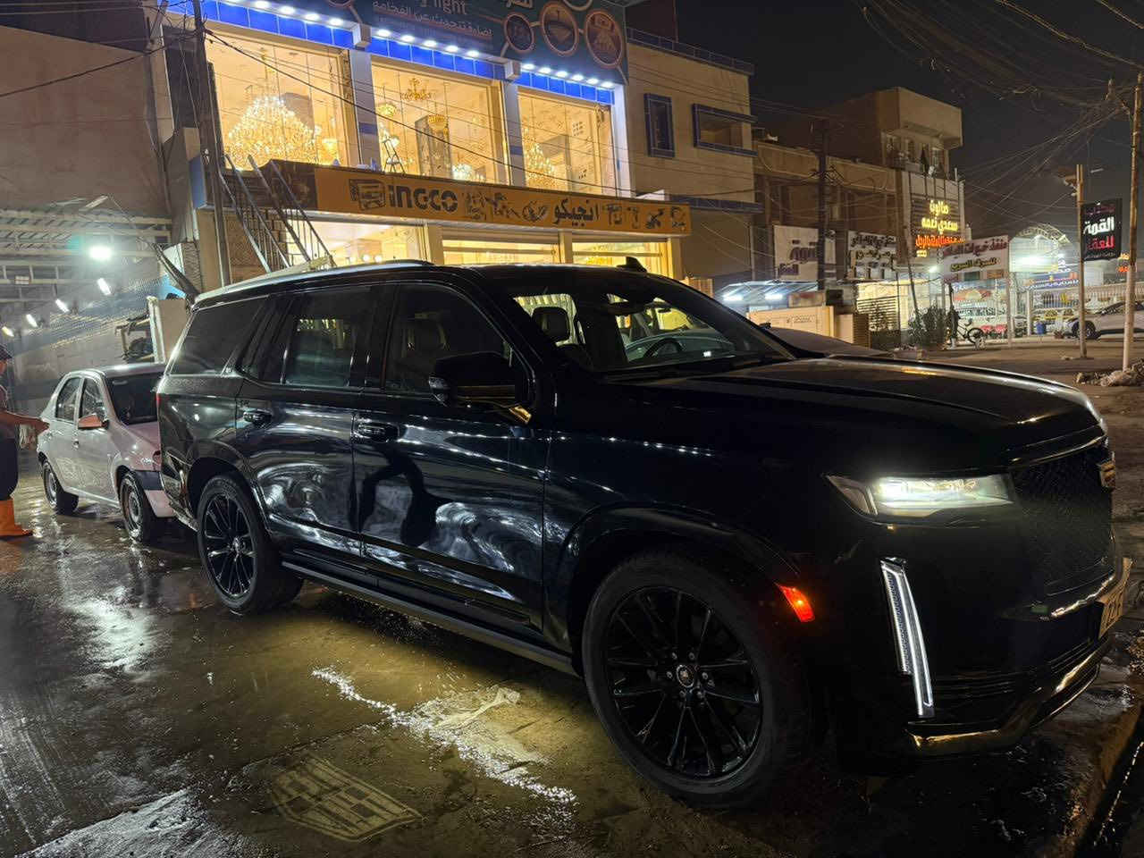 السلام عليكم 
كاديلاك اسكاليد اسبريسو رقم ١ للبيع  كنديه 2021 
بريميو لكجري بلاتنيوم اعلى مواصفات 
معروف مواصفات 
سياره بسمي رقم أربيل تحويل ثاني يوم 
مغلفه PPFبل كامل 
مواصفات سياره 
.جكات 
.فور ويل 
.ابواب شفط 
.نقطة عمياء 
.صندوق شفط 
.شاشه كبيرة 
.كامرة 4k
.دمام صندوق
.تشغيل عن بعد 
36 سماعة AKG
.كاميرات 6
.داتا شو 
.بانوراما 
.جنطة ذكية 
.رادار جانبي و امامي 
.رادار تحديد مسار
.كشن Vib منفصل 
.مري شفط 
.ويل 22
.ذاكر ميموري خزن 
.مسنات جلد 
.إنارة محيطية 
.لدات 
.اشاير ترحيب
.حزام ذكي 
.كاميرا وسطية 
.ثلاجة 
السياره ماشيه 171 
بيه ثلاث قطع صبغ جهت السكن +بنيد مفتوح 
السعر 585$ بيه مجال بصيط 
مكان بغداد 
للاستفسار (***********)
