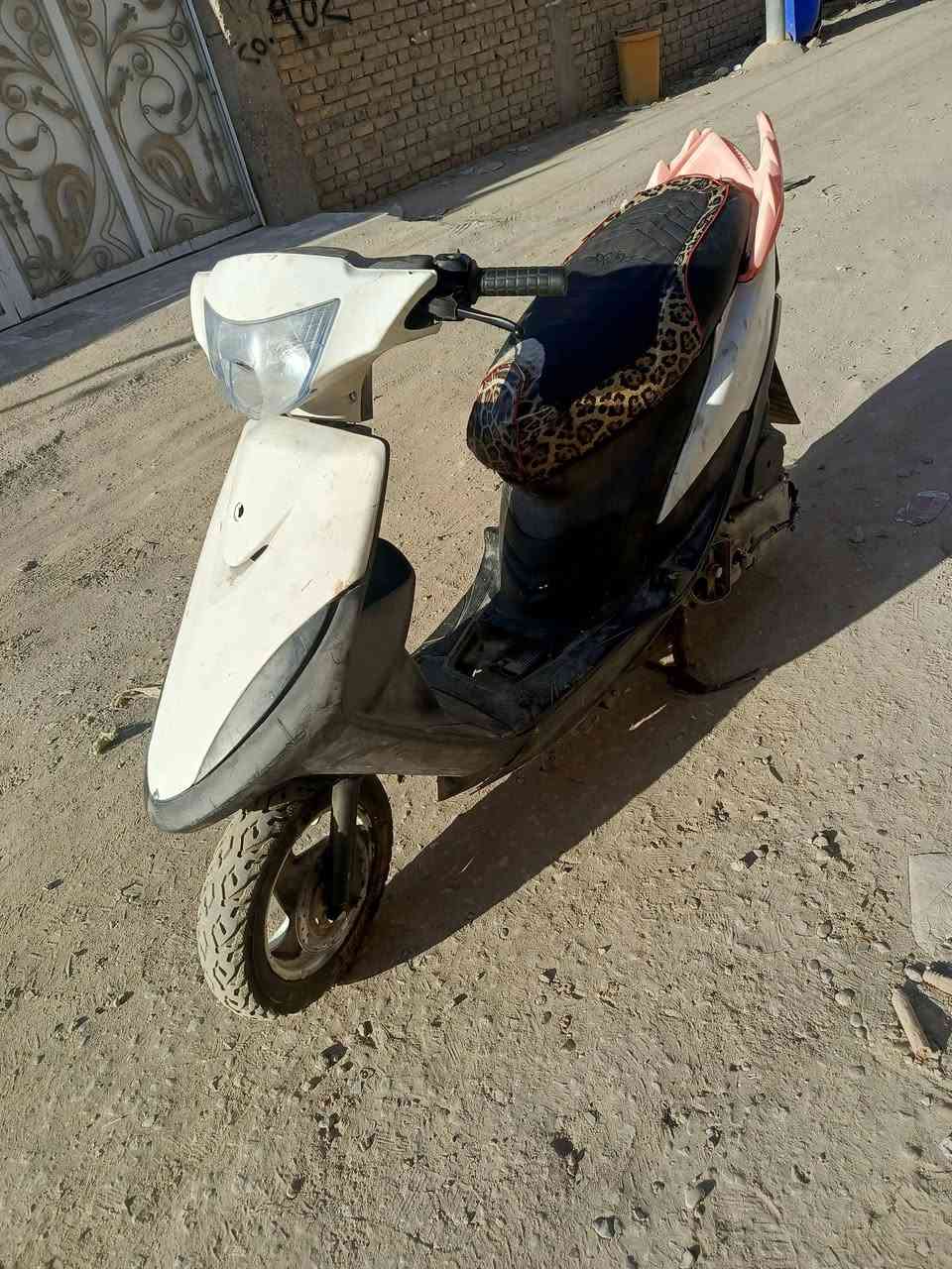 السلام عليكم
ماكس عدله ياباني للبيع شغاله مختمه فول ملاح  مكينه ناعمه شلعه ومعدل فول لادخان ولاتنقيص نقصه شخاطه فقط تايرات جدد بريكات كامله الدراجه السعر 450 وبيه مجال بصيط للشراي مكاني حله نادر الاولى الرقم ***********
