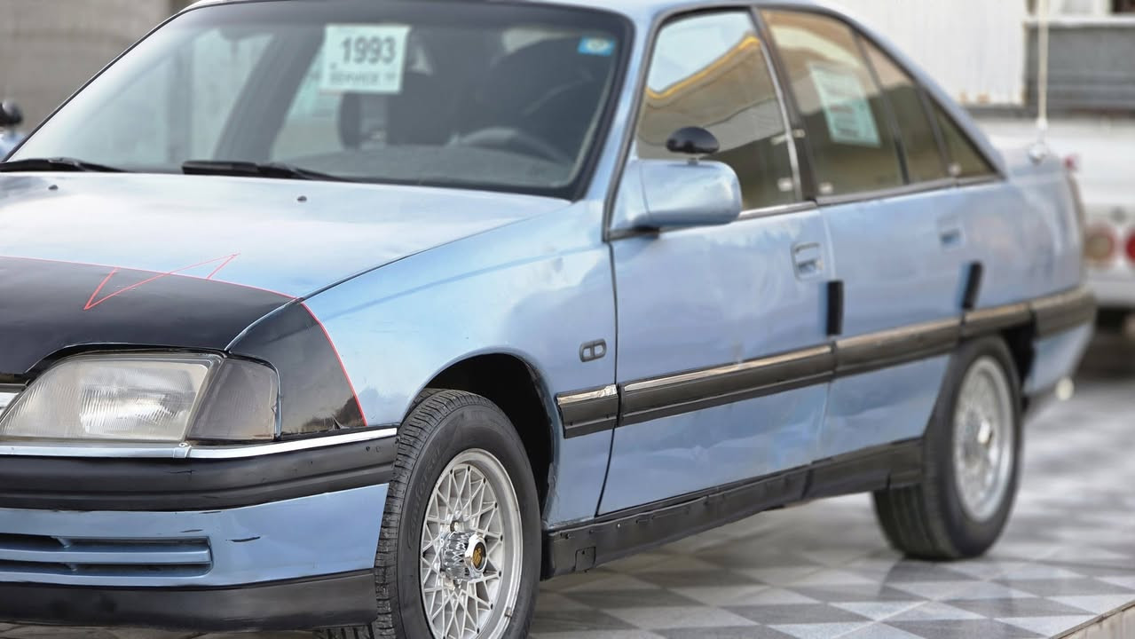 يالله اوبل اوميكا للبيع موديل 93 #خليجيه اصل #تبريد السيارة 🚗 #كفاله #من #ضربه #ومعجون #وصبغ #وتبديل كله #شركه محرك 20 بلادي سنويه لل28 تحويل مباشر  سياره مال جناي متعوب عليها جاهزه من كلشي شرط تخم تاير جديد مسجل شغال جام كهرباء 🔋السياره جديده بمعنى الكلمه مكاني رمادي #للاستفسار *********** ...... #السعر37 مجال بصيط
