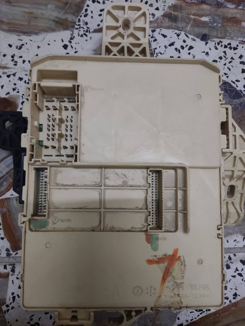 .قاعدة فيوزات داخلية سوناتا سي 1 موديل 15
للبيع


**إذا كنت صاحب هذا الإعلان وتريد حذفه لأي سبب، رجاءا أرسل رسالة إلى الدعم الفني**