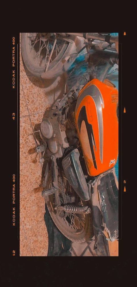 السلام عليكم دراجه للبيع أربعة كير المحرك نامة كلش زينه 
بس يرادلة ترتيب سعر 175بيه مجال حك جيه ***********بي وتساب
