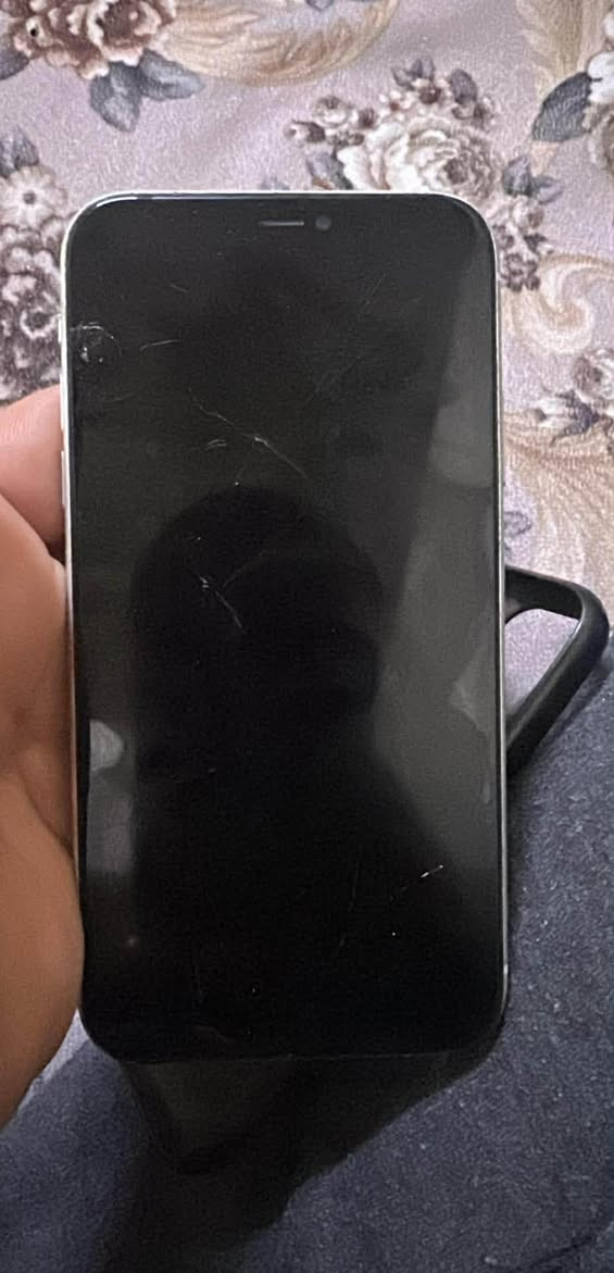 ايفون 11 عادي ذاكره 64 جهاز بس ينرادله شاشه
قيم سوك وتعال اخذ مع احترامي للجميع ❤️ للتواصل ***********
