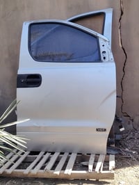 باب سلفر فول نضافه صوب يمنه كامل. السعر 150 قفل 07812215750. غير متواج...