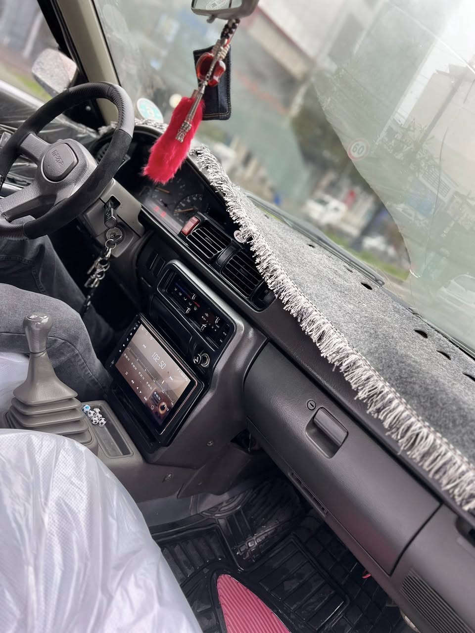 مازدا، 1991 هەشت و بەخ 
رەقەم و سەنەوی هەتا 2030 تازەیە
گیروومەکینە و لۆك  
قفل مەرکەزی
چوار جام کارەبای
شاشە ئایپاد 
لایت کامل زینۆن
هەیکەلی زۆر جوانە
ناوی لەسەر دەقی شەریکە ماوە
پێشودوای تازە داگیراوە کامل بەشەرت
سەیارەکە زۆر جوان ماوەتەوە
کارەبای کامل مەزبوت
تەحویل/غەرامە/براوە/بەشەرت
سعر 43 وەرەقە و کەمێك مەجال
شوێن / هەولێر
بۆزانیای زیاتر نامە بنێرن لەخزمەت دام.


**إذا كنت صاحب هذا الإعلان وتريد حذفه لأي سبب، رجاءا أرسل رسالة إلى الدعم الفني**