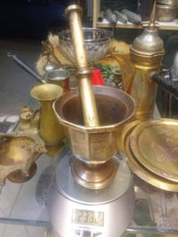 هاون نحاس • ٢ كيلو ونص • بحالة جيدة