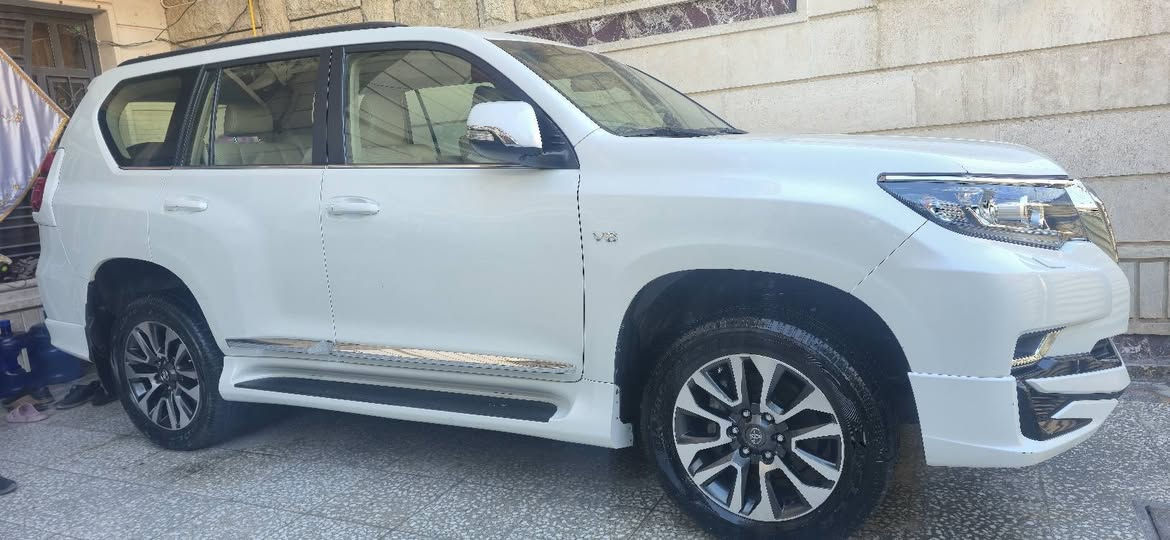 بسم الله الرحمن الرحيم  
السلام عليكم ورحمة الله وبركاته برادو vxالوجبة الثانية موديل ٢٠٢٣ رقم اربيل هزة جديدة بأسمي شخصيا مكفولة كفالة عامة عدا شخط زغير بنهاية الباب ماشية ٢٥٠٠٠ الف حقيقي السعر ٥٠٠٠٠$وبيها مجال بسيط للاستفسار *********** بغداد, العراق
