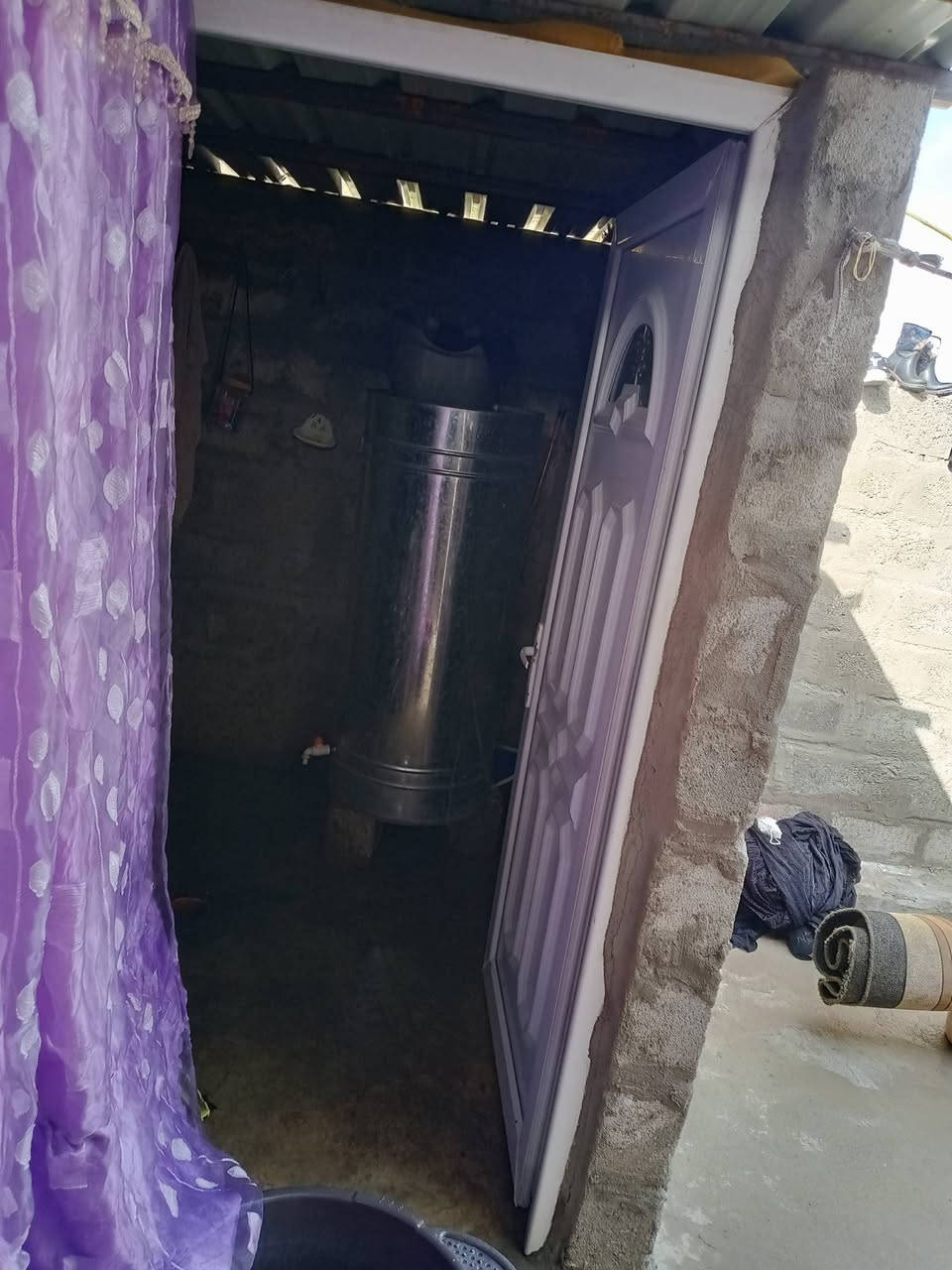 دار للبيع 100 متر مربع ودار تجاوز العنوان حي التنك قبل مقبره العماري قرب القنطره يبعد عن الشارع 200 متر كرت بلديه السعر 6, مليون تكون من غرفتين مطبخ حمام الصور المنشور‏‪***********‬‏👉👉
