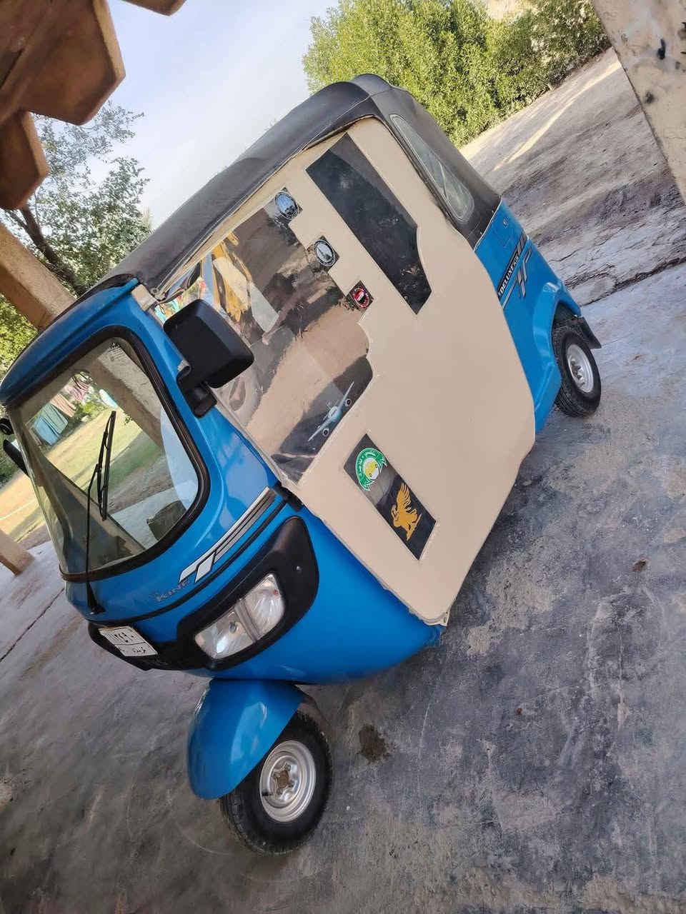 سلام عليكم للبيع تكتك تي فيس موديل2021شهر 10رقم كربلاء بسمي شخصين تحويل ثاني يوم كف عامه من طخه وضربه وصبغ محرك اكسل اكلجات خير من الله تكتك مابيه اخياس ولا صبغ ولا كولشي مكينه برقي مامفتوح بيه تخم تاير كهربائيّ كلها شغاله باتري جديد سعرها 6500وبيه مجال شيي بسيط تكتك ع وضع شركه مكان بغداد المحموديه ***********/***********
