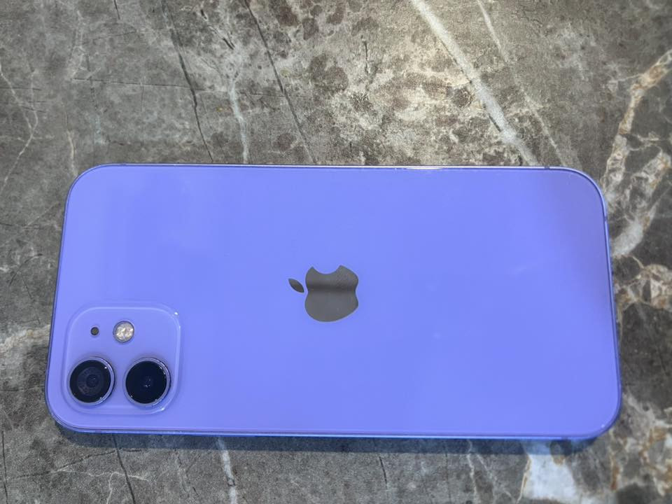 السلام عليكم ايفون 12 عادي 
ذاكره 128 
البطاريه 81 ⚡️ السعر 300
 الاستفسار ***********
