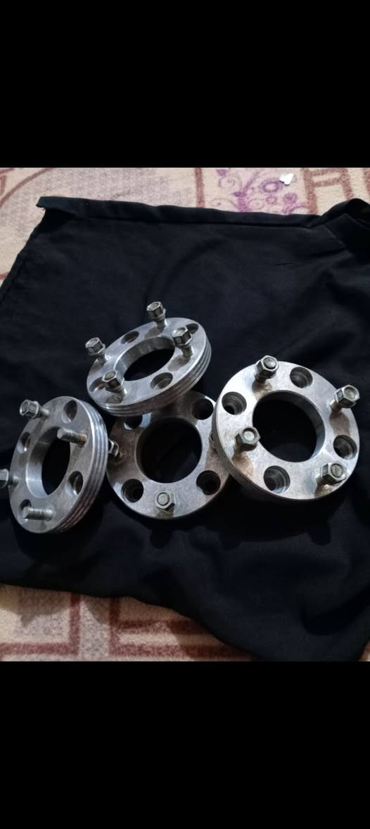 اسبايسرات اصليات للبيع مامشدودات مال كصه اجن من الخارج اربعه استد السعر 150//***********
