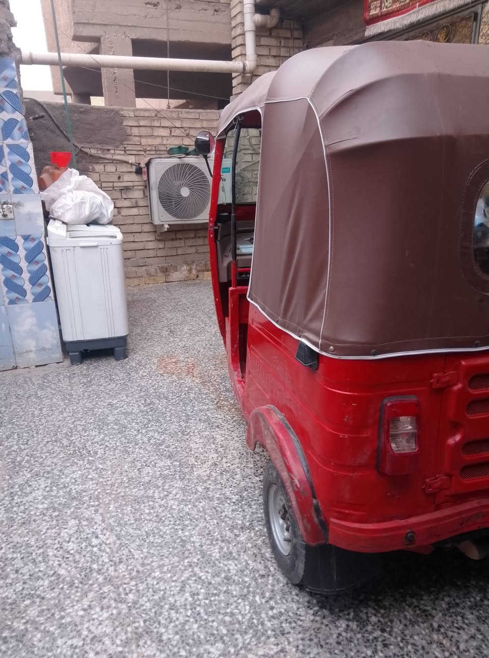 سلام عليكم تكتك 19 شهر 12 رقم وسنويه مضلع  مكان كماليه  سعر 5700 وبيهة مجال تصال ***********
