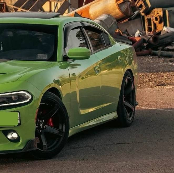دوج جارجر دايتونا 5.7 HEMI
 موديل 2019 اللون أخضر فسفوري

السيارة استخدام شخص واحد، نظيفة جداً وناشفة، ومخصصة للي يدور سيارة جاهزة بدون تعب.

رقم بغداد (هزة جديدة) والرقم الجديد.

عليها برمجة وتفريغ يم مصطفى إيكل.

الحالة:

* بدون حادث.
* بدون إيرباك.
* سرقة بنيد وقبق الجنطة فقط.
* الممشى 75 ألف مايل (داخلة العراق بـ 6 آلاف مايل).

المواصفات:

* فتحة سقف.
* بريمبو أصلي.
* نظام صوت Alpine.
* شاشة كبيرة.
* كراسي كهربائية مع تبريد وتدفئة.
* ستيرن مع تدفئة وأزرار تحكم.
* ذاكرة للكراسي.
* كشنات جلد وكنتارة مختمة دايتونا.
* داشبورد وبطاين جلد مع خياطة.
* كامرة دوارة.
* حساسات خلفية.
* Super Track Pack.
* شفتات ستيرن.
* شوت رياضي.
* مري قلاب مع البك.
* كزوز موبار أصلي مع بوبات أصلية لفتح وكتم الصوت.

الإضافات:

* سستم كاربون فايبر داخلي وخارجي.
* لايت زنون أصلي نهار مع ضمان 5 سنوات (سعره 600 دولار).
* دركة RPM كاربون فايبر أصلية.
* حاجب وعدسة يتغير لونها عن طريق الموبايل.
* سقف روز رايز.
* إنارة داشبورد.
* جامة أمامية Polarized أصلية عازلة للحرارة.

للاستفسار على الخاص.

رقم صاحب سيارة ***********
