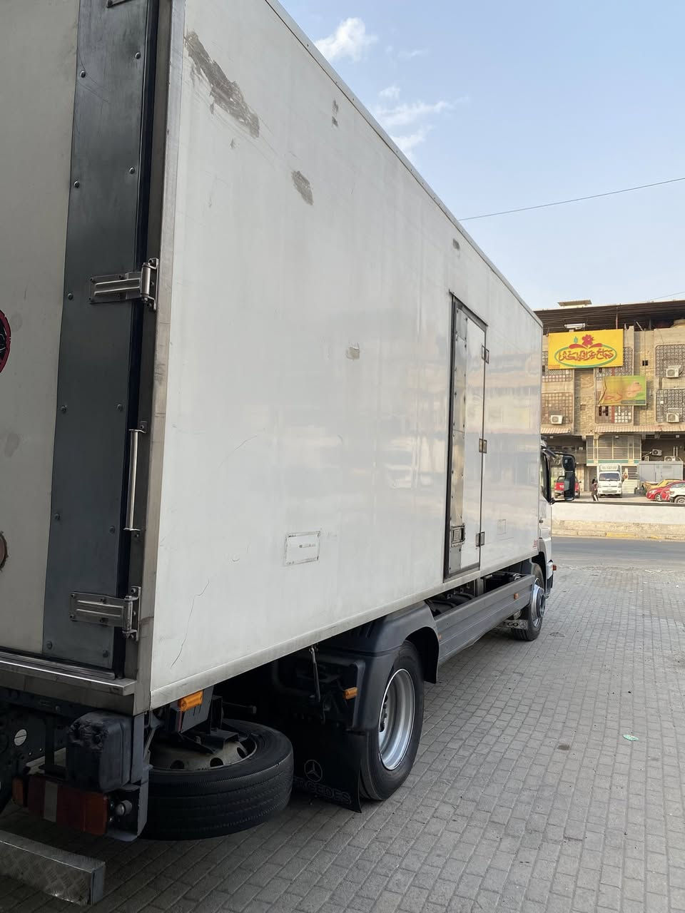 السلام عليكم اتيكو براد موديل 2005  6 سلندر 8 برغي مجموعة اكتروز  سياره خير من الله من ناقصه ايشي رقم موبايل ***********
