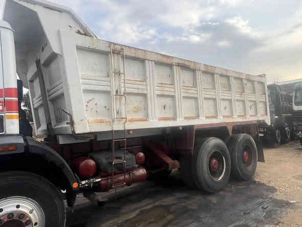 للبيع بدي اثنه بلادي السعر ٦ وبي مجال مكان بابل الاستفسار ***********
