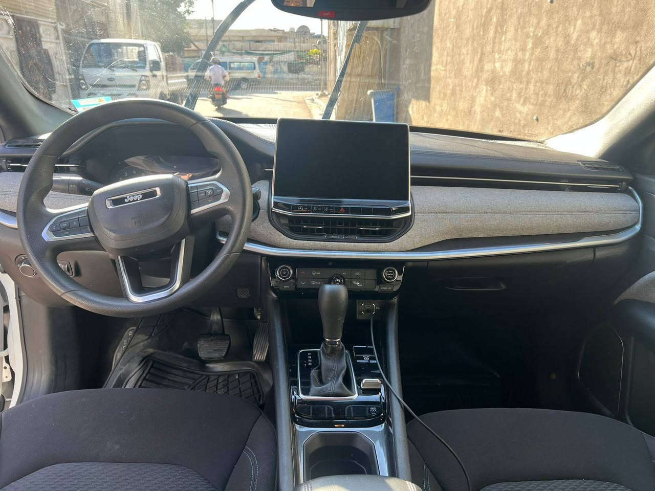 🚗 للبيع – جيب كومباس موديل 2024 (أمريكي)
سيارة نظيفة جدًا وشبه جديدة، دخلتها على أيدي واستخدامها خفيف.
الموديل: 2024
النوع: جيب كومباس (أمريكي)
الممشى:  13,306 فقط 
الحالة: ممتازة جدًا / شبه جديدة
المكان: بغداد – الأمين الثانية
السعر: 18,000 دولار قابل للتفاوض
📞 للاستفسار:
وتساب أو اتصال على الرقم:
***********
ملاحظة: أنا مكلف بالنشر فقط، التواصل مباشرة مع صاحب السيارة.
