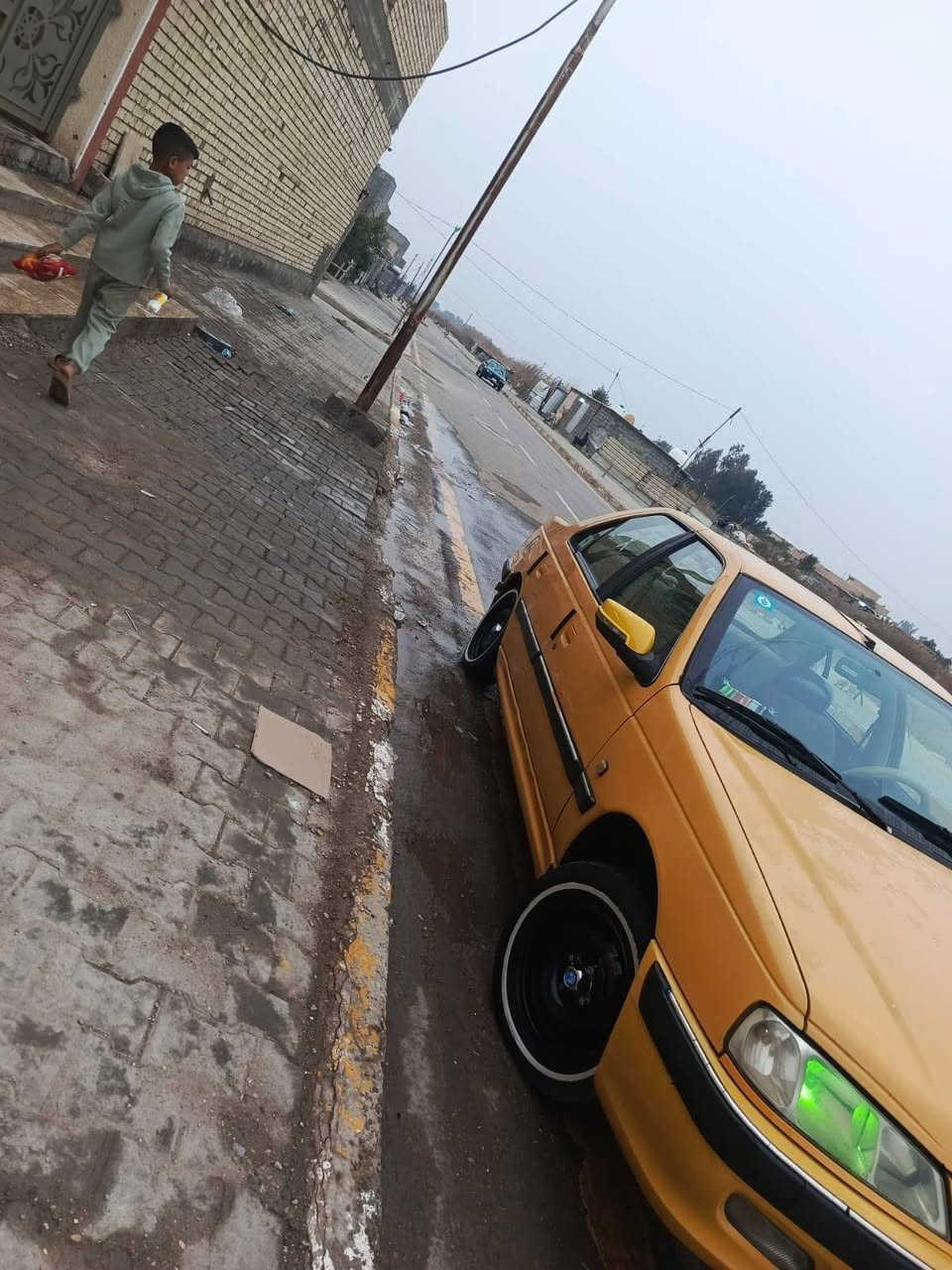 السلام عليكم بيجو بارص موديل 15 باسمي تحويل ثاني يوم مصفره هيئه وغرامات سياره بيها باب والجاملغ الي وره سايق وبيها خيط تبخير بدايه سياره خير من الله واحله من الصور مكانها محموديه السعر 45 وبيها مجال للشراي ***********
